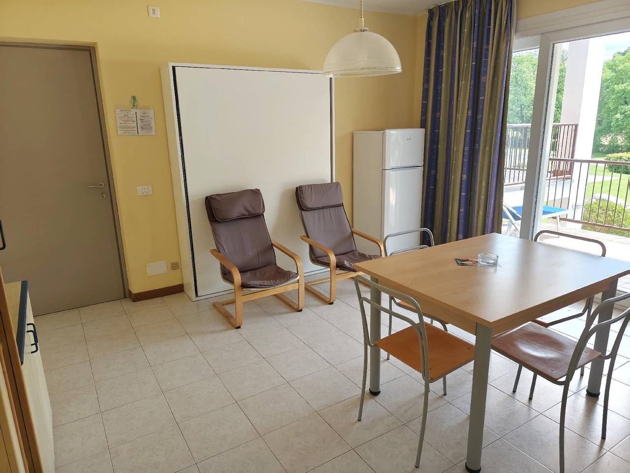Ganze Ferienwohnung, Wohnung in Costermano mit privatem Parkplatz in Costermano, Gardasee-Berge