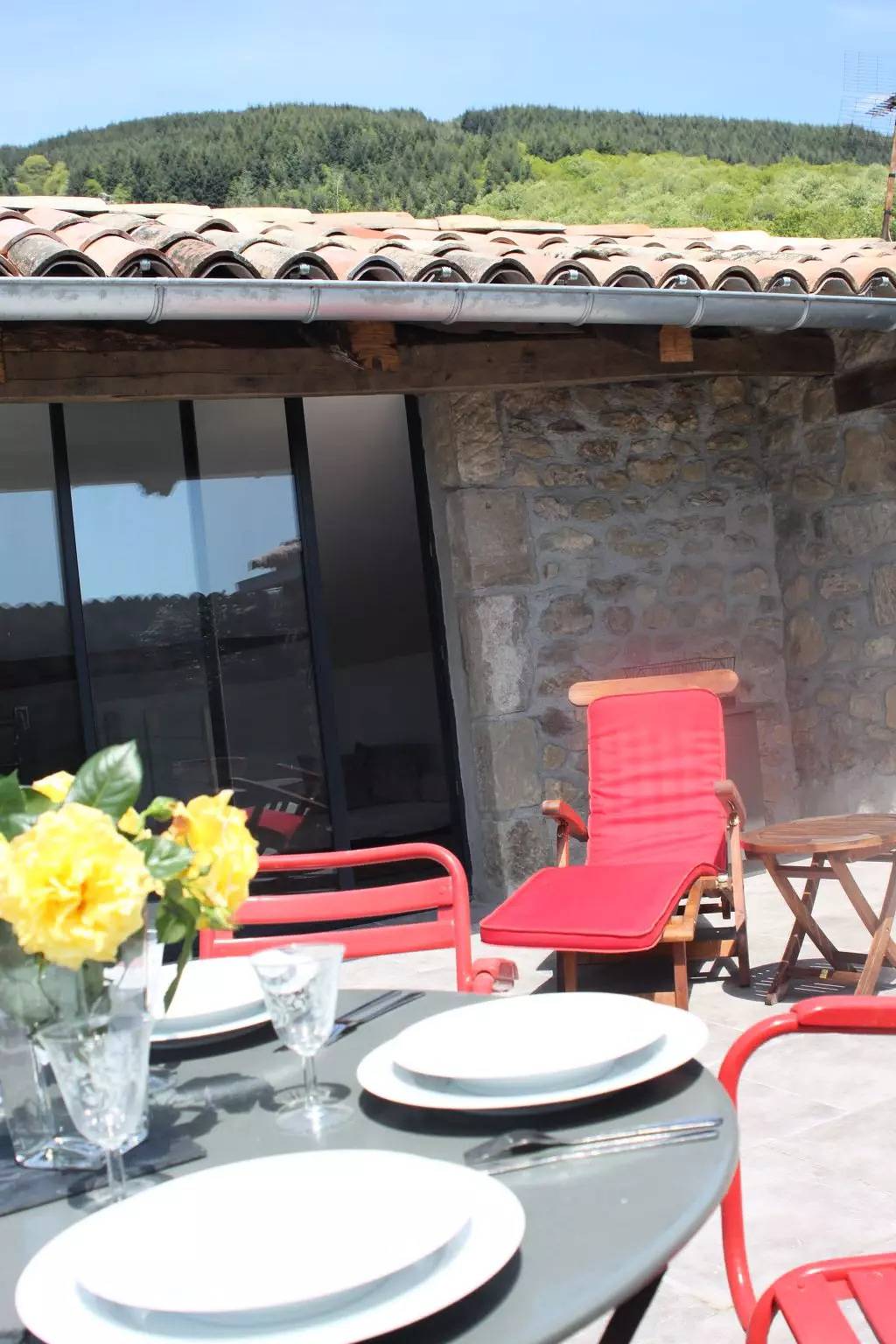 Appartement entier, 3 Pièces 5 Personnes in Chirols, Parc naturel régional des Monts d'Ardèche