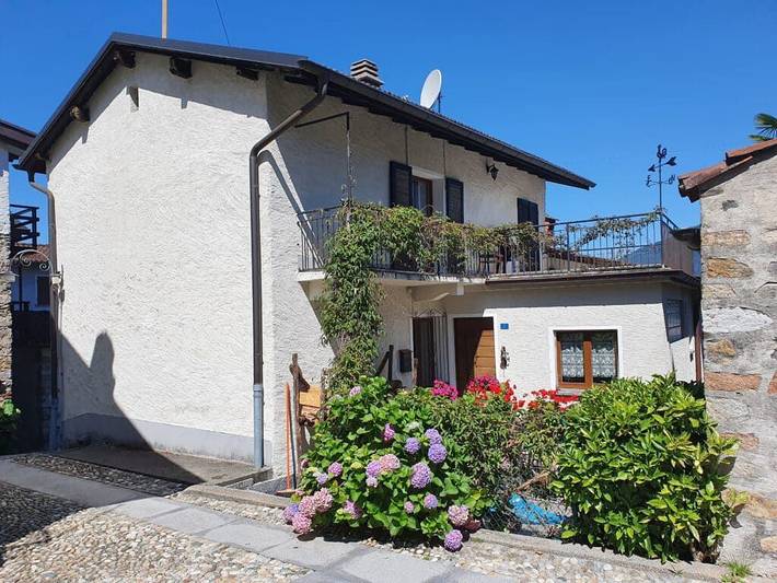 Ferienhaus für 5 Personen, mit Garten und Seeblick in Gambarogno - 2