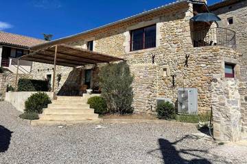 Location de vacances pour 6 personnes, avec jardin et balcon, animaux acceptés à Bessas