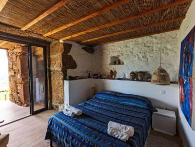 Hôtel pour 3 personnes, avec vue ainsi que piscine et jardin, animaux acceptés dans Codeçoso - 4