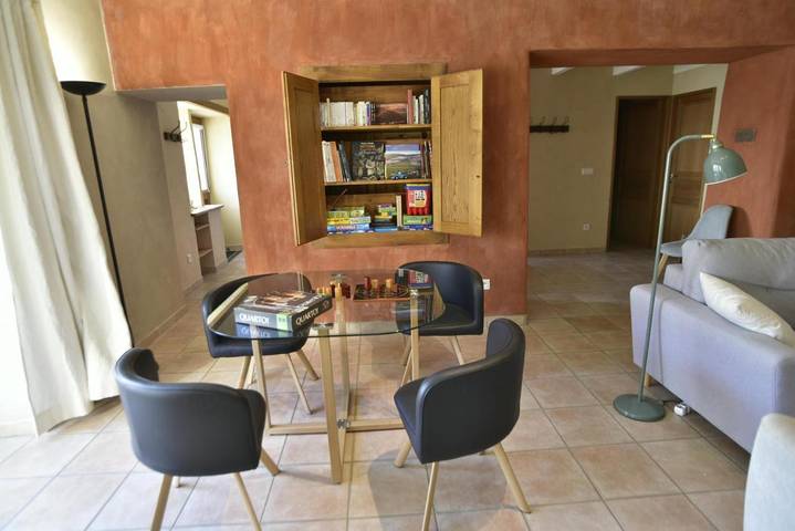 Gîte pour 6 personnes, avec vue et jardin dans Chevreaux