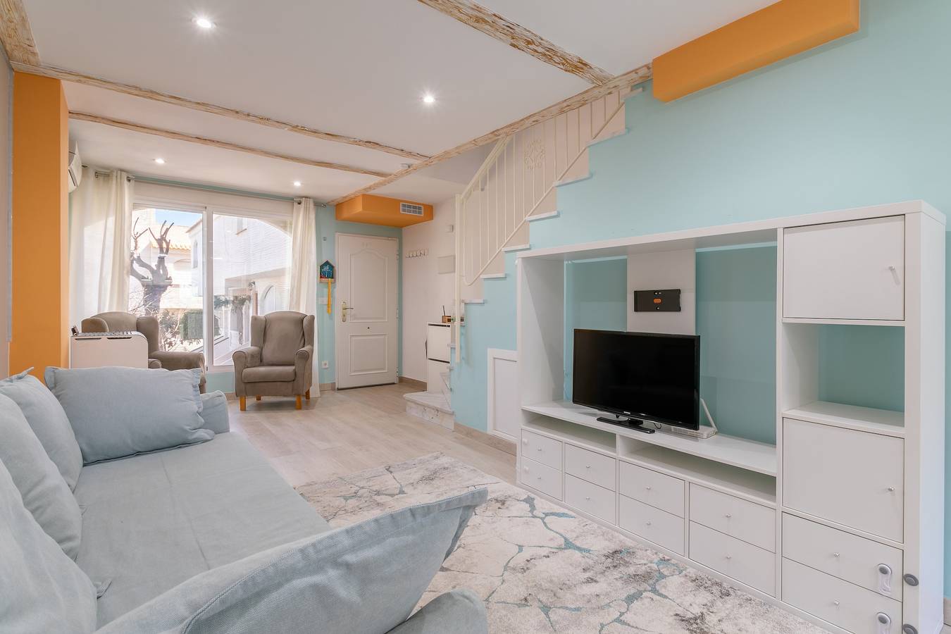 Vacation Home "Sol Gran Alacan"' near Beach with Shared Pool & Wi-Fi in Santa Pola, Costa Blanca