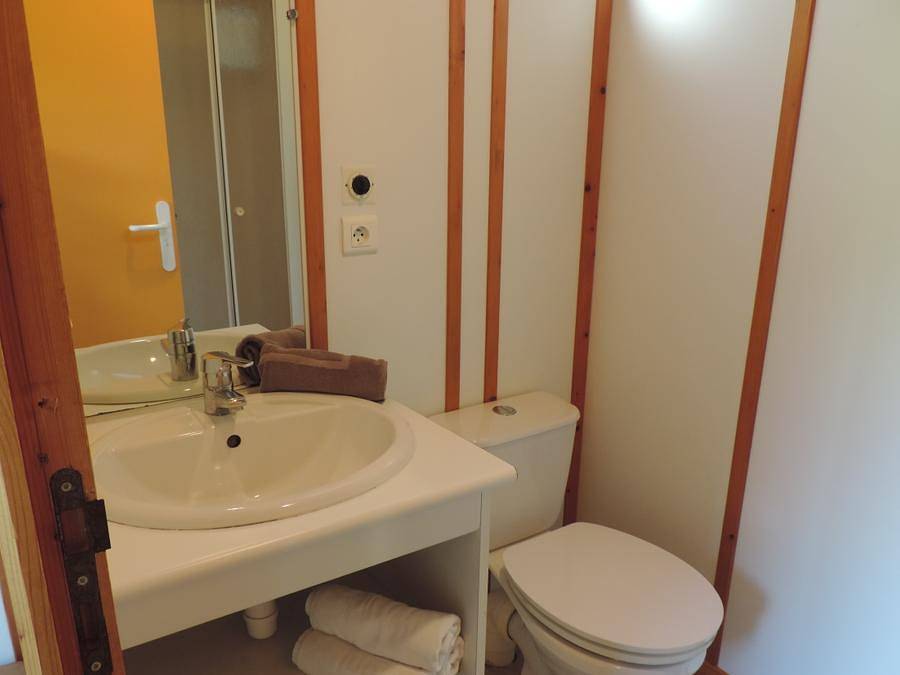 Le Village de Gîtes de Booz (Les Chalets de Booz) - Chalet 4 persons - Chalet Confort - 31m² - 2 bedrooms in Saint-Germain-du-Teil, Mende region