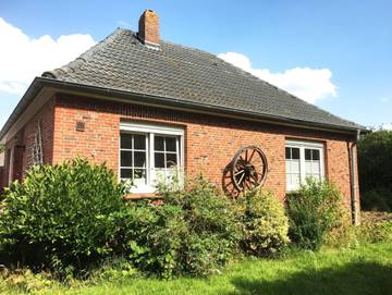 Ferienhaus für 4 Personen, mit Garten und Terrasse in Hinte
