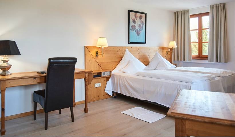 Hotel Adler - Standard Ez/Dz in Waldhausen, Aalen