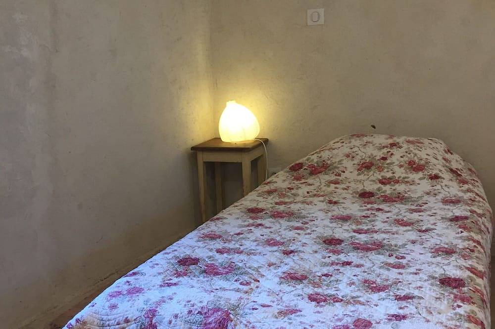 Komplett renoviertes Ferienhaus für 8 Personen im Herzen des Cèze-Tals in Saint-Laurent-de-Carnols, Nimes und Umgebung