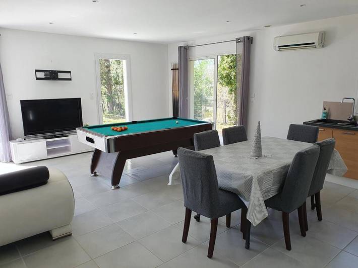 Maison de vacances pour 6 personnes, avec Terrasse et Jardin ainsi que Bassin pour enfant et Vue sur le lac