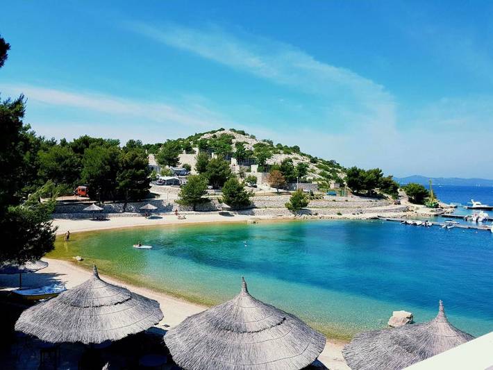 Villaggio vacanza per 6 persone, con Terrazza e Giardino nonché Piscina e Panorama in Croazia