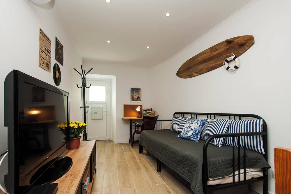 Apartamento inteiro, Novo Apartamento 1 quarto, Ponte 25 Abril in Lisboa, Costa de Lisboa