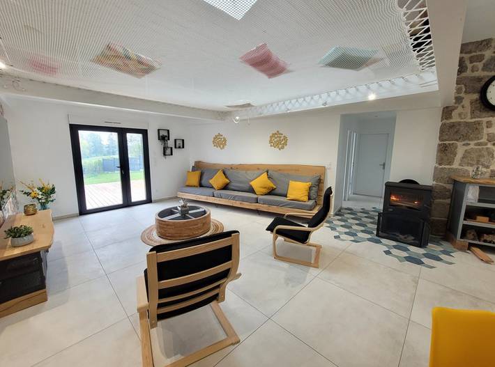 Gîte pour 15 personnes, avec terrasse et jardin en Haute-Loire - 4