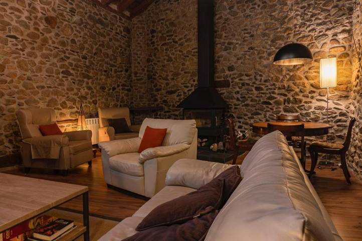 Maison de campagne pour 14 personnes, avec terrasse à Angoustrine-Villeneuve-des-Escaldes - 4