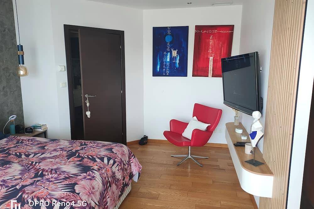 Contemporary villa with stunning views in Bédarieux, Béziers region
