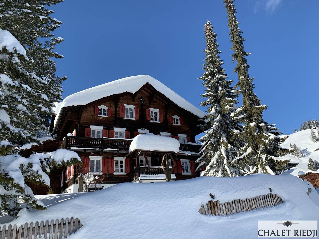 Chalet Riedji - Luxury chalet for up to 12 people on over 250sqm in Furna, Plessur alps