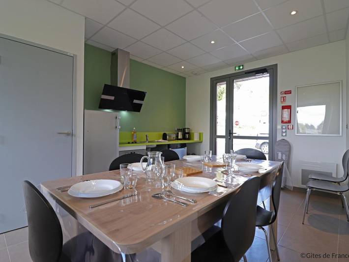 Gîte pour 15 personnes, avec terrasse dans Orne - 2