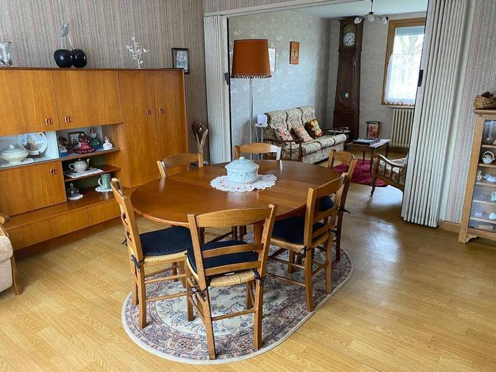 Location de vacances pour 6 personnes, avec jardin à Mesvres