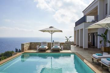 Bungalow für 7 Personen, mit Garten und Sauna sowie Terrasse und Pool auf Korfu