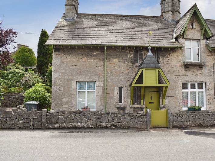 Cottage for 5 people, with garden in Arnside