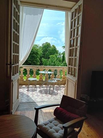 Chambre d’hôte pour 2 personnes, avec vue et jardin à Puisseguin