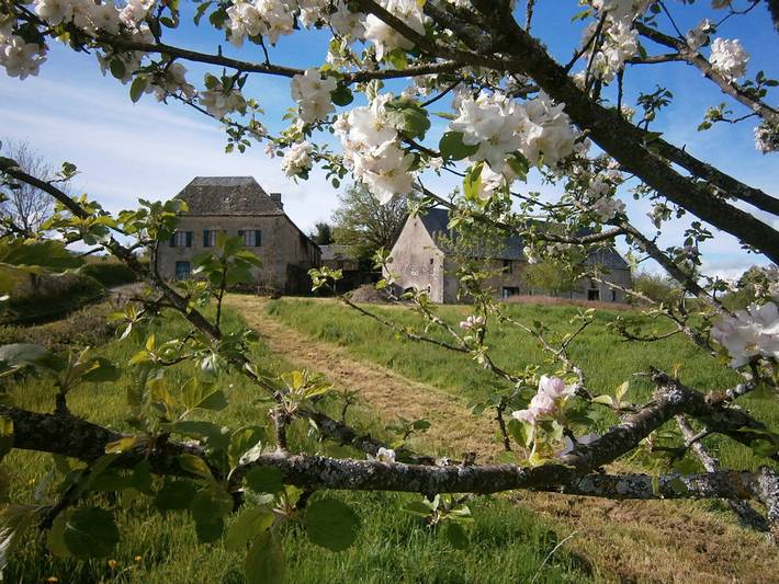 Gîte pour 2 personnes, avec jardin en Corrèze