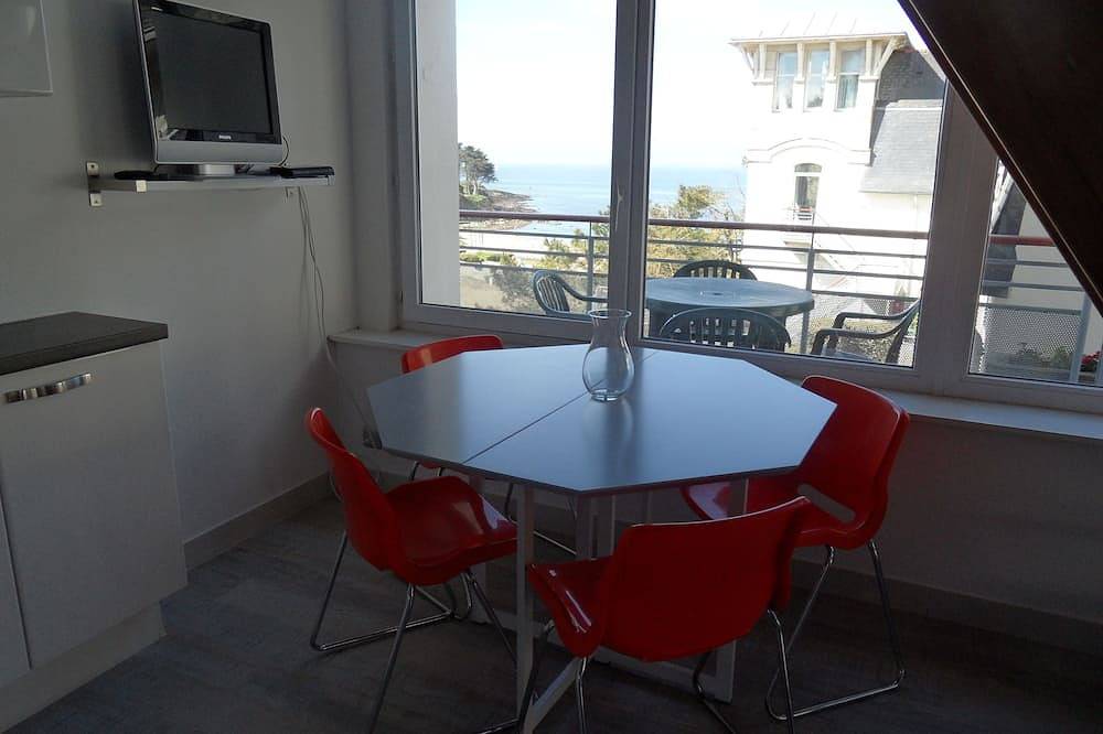 Appartement entier, T2 vue mer, plage à pied, parking – Kerfany-les-Pins in Moëlan-sur-Mer, Côte de Cornouaille