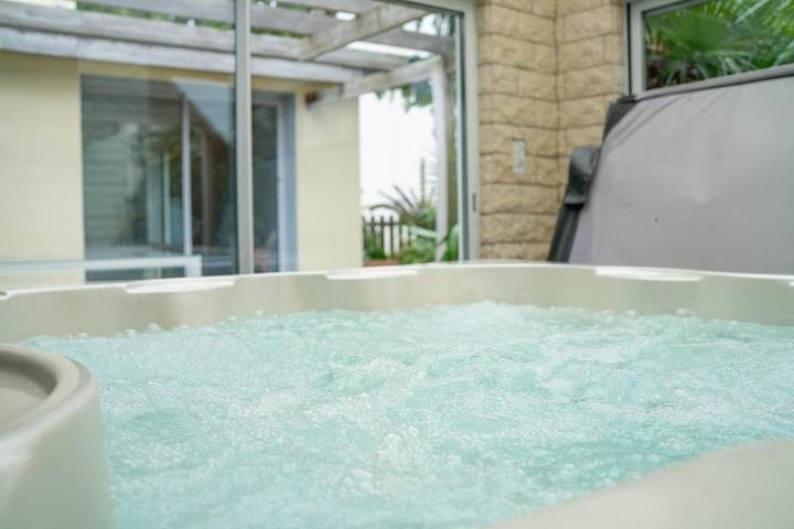 Chalet para 10 personas, con jardín y jacuzzi - 1