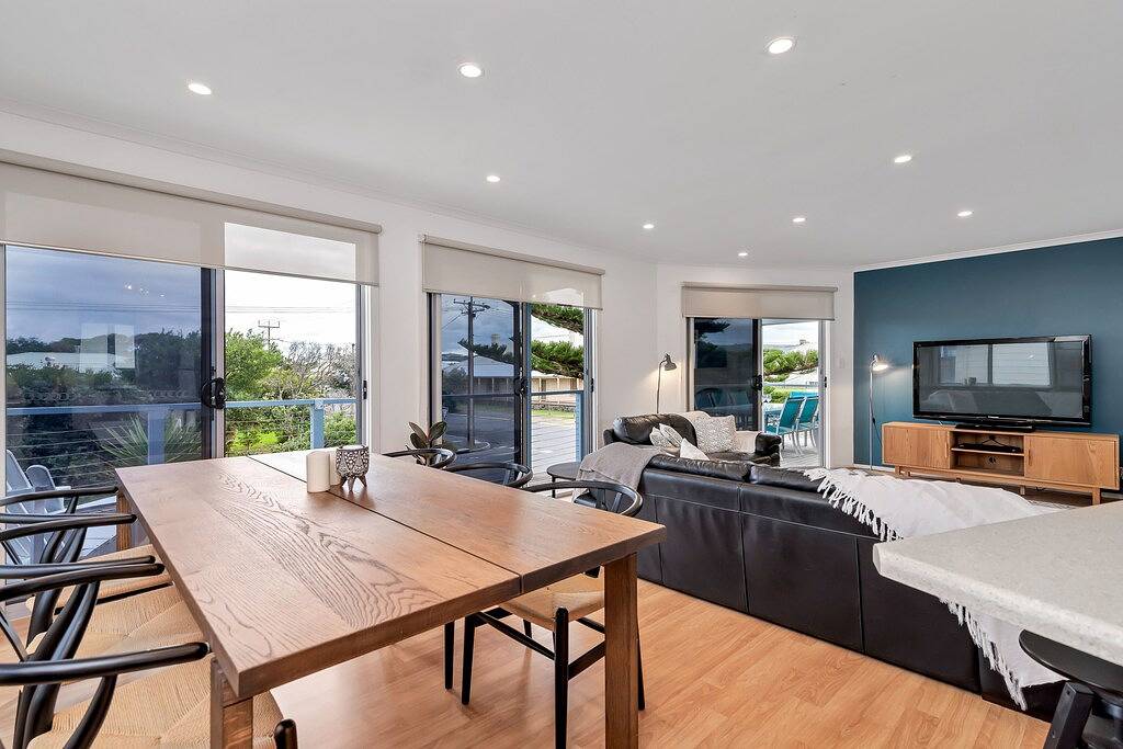 Holiday Home for 12 People in Port Elliot, South Australia