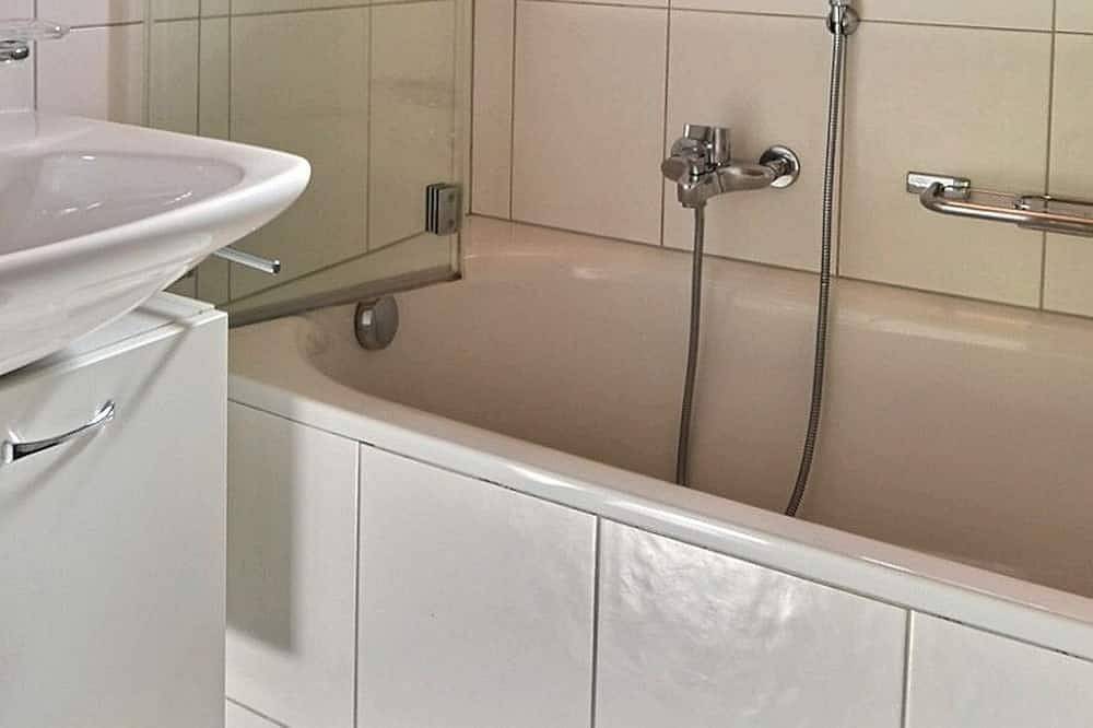 Ganze Wohnung, Sehr komfortable Wohnung für 4 Personen, Wohnzimmer mit Heizofen, Kochnische mit Geschirrspüler, 1 D in Grimentz, Anniviers