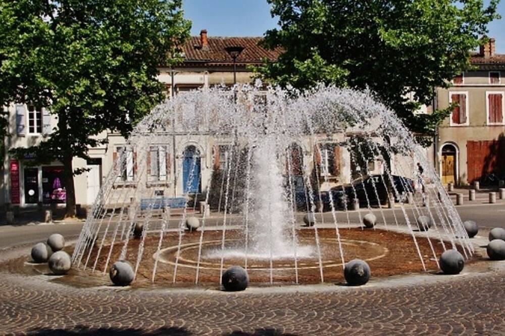 Entire apartment, T2 Le Sudiste ★ Plein Center ★ Lumineux ★ Wifi in Valence d'Agen, Tarn-et-Garonne