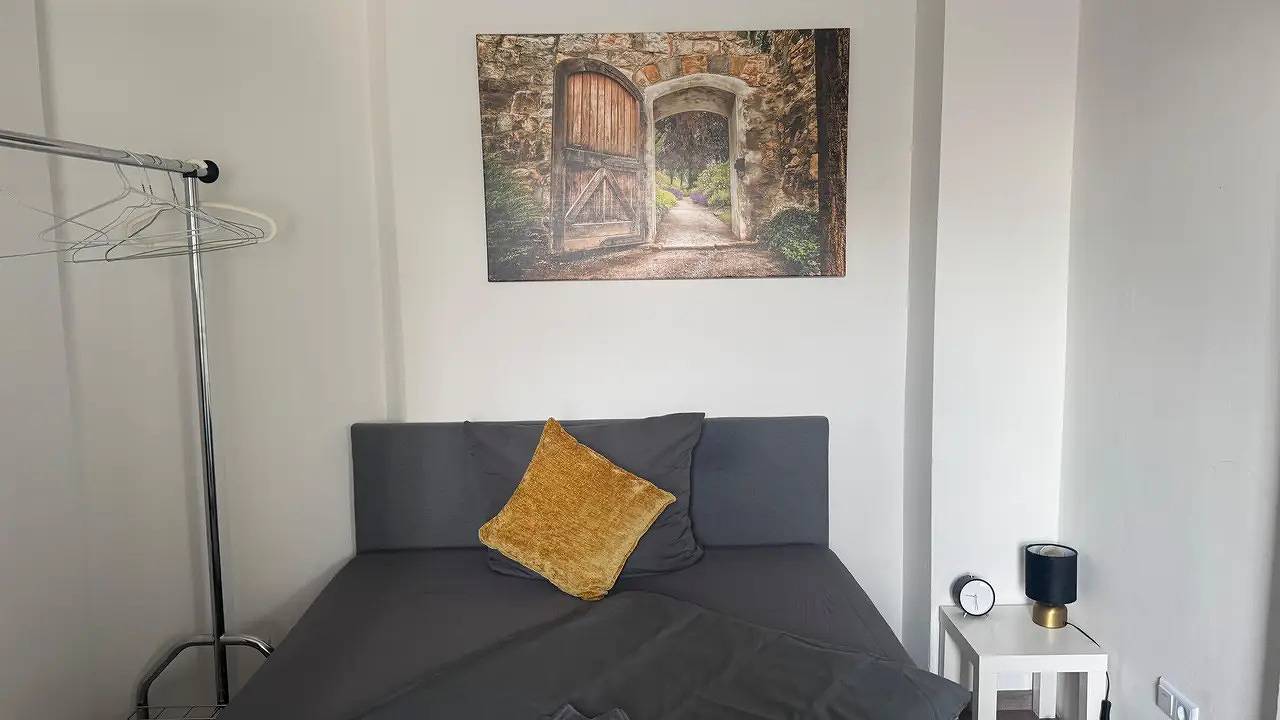 Ganze Ferienwohnung, Ferienwohnung für 2 Personen (34 m²) in Halle (Saale) in Halle, Saale-Unstrut