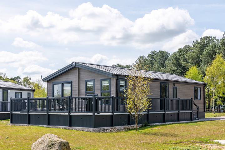 Cottage for 4 people, with balcony and lake view in Lincolnshire