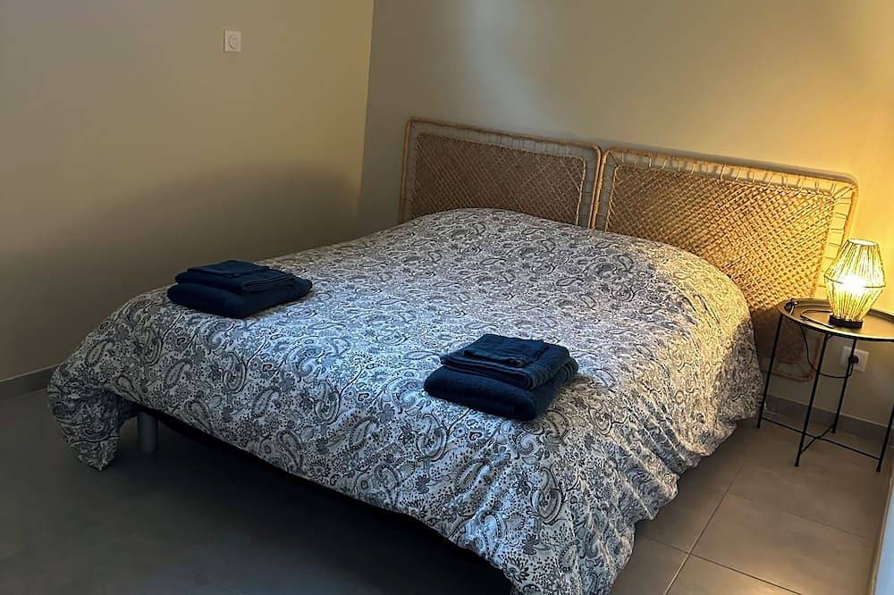 T3 House in a pleasant village in Saint-Mitre-les-Remparts, Istres en omgeving