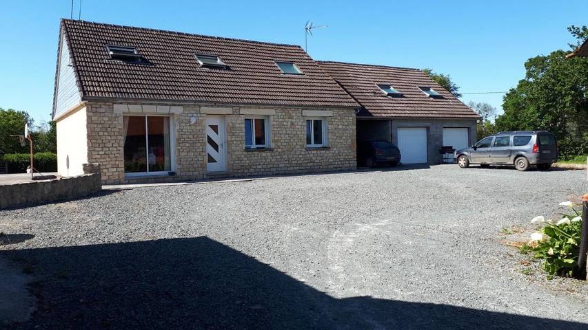 Gîte pour 4 personnes, avec jardin à Marchésieux