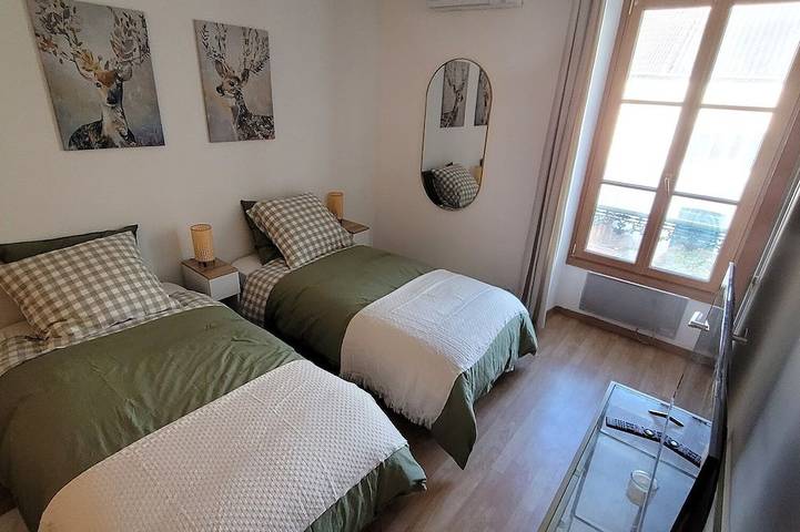 Location de vacances pour 4 personnes, avec balcon ainsi que jacuzzi et jardin, animaux acceptés à Vert-le-Grand - 2