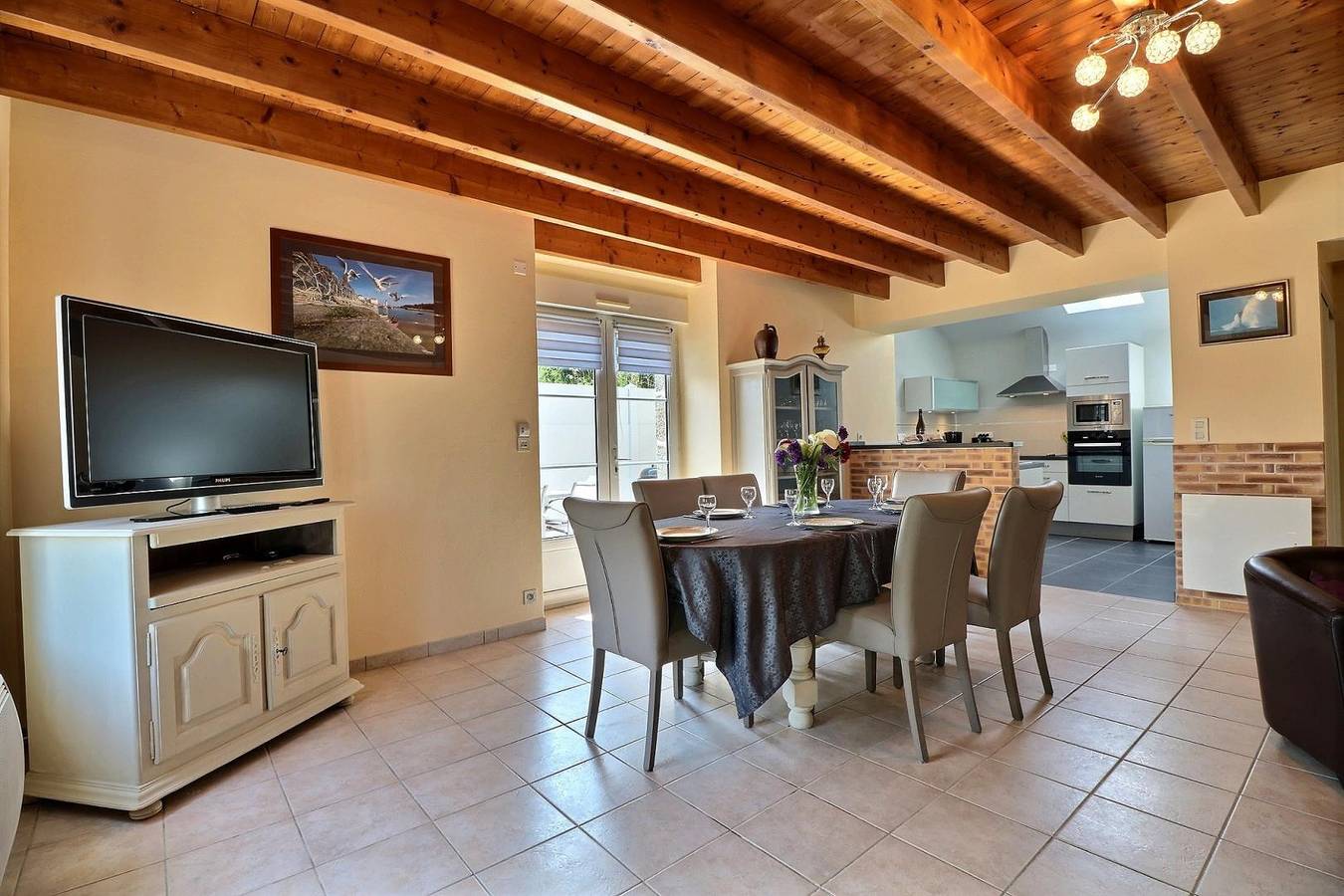 Lillemer Gite : Parking, WiFi, TV, Jardin - 2.5km de la ville in Saint-Guinoux, Région de Saint-Malo