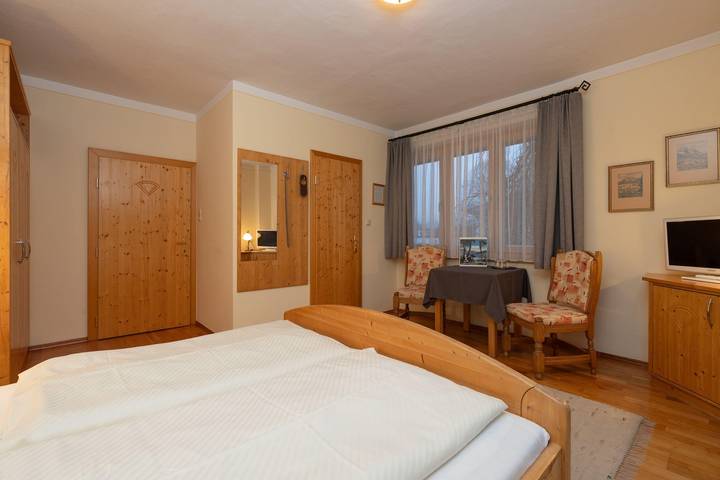 Doppelzimmer mit Balkon Haus Frühauf (Nr.F3) in Seeboden, Bezirk Spittal an der Drau