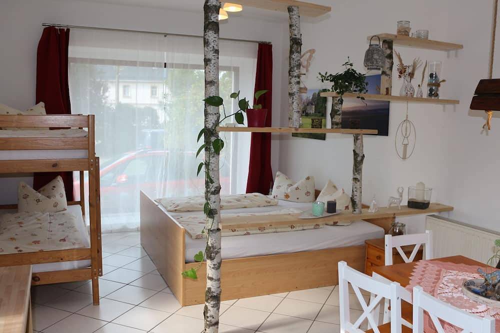Ganze Wohnung, Ferienwohnung Anita in Neundorf, Thüringer Schiefergebirge