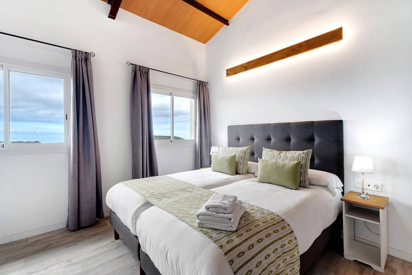 Appartement entier, Appartement de vacances 'Casa Lomo El Aire Helecho' avec vue sur la mer, piscine partagée et Wi-Fi in San Cristóbal de La Laguna, Tenerife du Nord