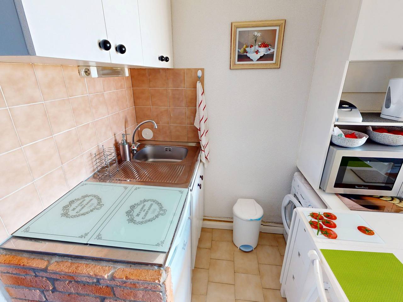 Apartamento entero, Apartamento con vistas al mar y balcón, a 300 m de un restaurante en Frontignan in Frontignan, Côte d'Améthyste