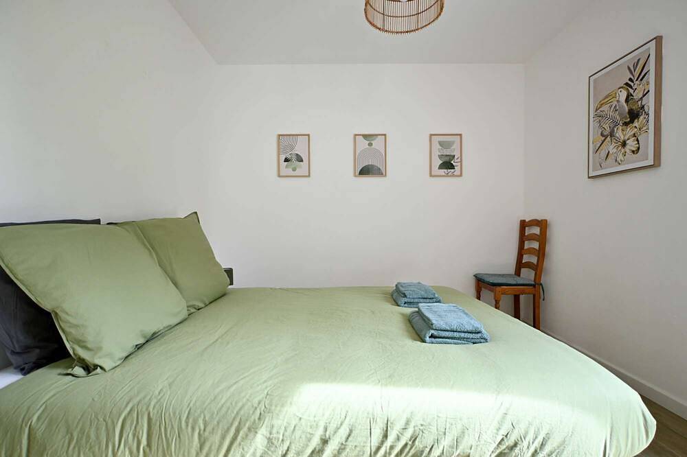 Modern house with garden, not overlooked – 3 bedrooms – Vannes in Vannes, Côte des Mégalithes