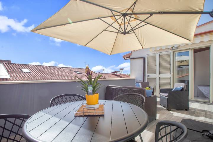 Geheel appartement, Appartement 'Isola Di Giava Holiday' met privéterras, Wi-Fi & airconditioning in Sorso, Provincie Sassari