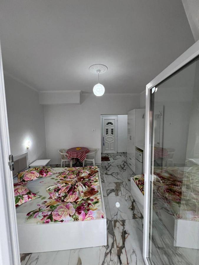 Maison de vacances pour 3 personnes, avec terrasse ainsi que vue et jardin