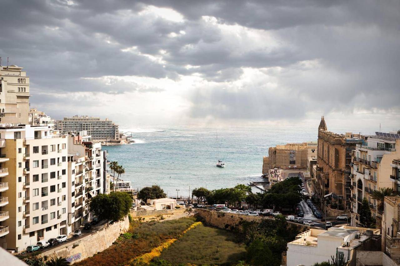 Entire Luxury Sliema Townhouse Steps from Beach in San Giljan, Malta Island