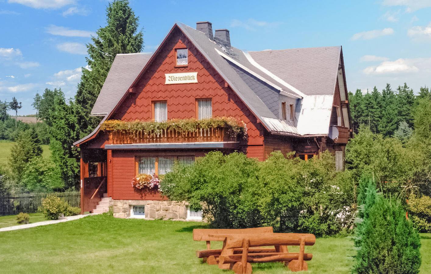 Ganze Ferienwohnung, Gemütliche Wohnung mit Garten und Parkplatz in der Nähe des Stadtzentrums von Moldava in Hermsdorf, Mittlere Erzgebirge