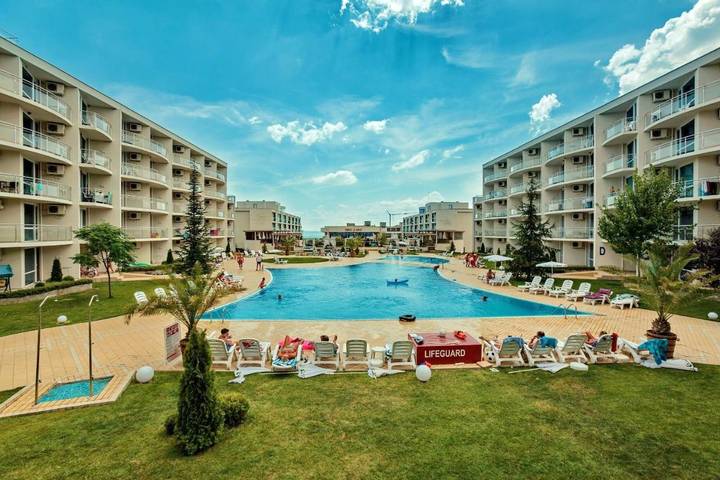 Apartament wakacyjny dla 5 osób, z Balkon i Jacuzzi oraz Taras i Ogród w Burgas