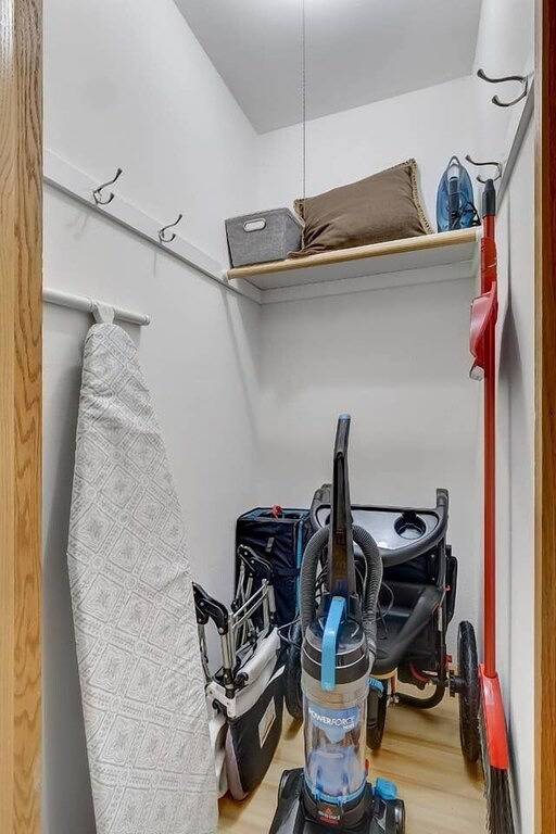 Ganze Wohnung, Underground Parking,Near Froedtert, King Bed, Fast Wifi in Wauwatosa, Milwaukee County