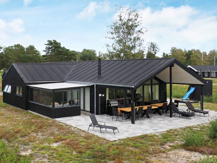 Ferieudlejning for 14 personer, med Terrasse på Læsø