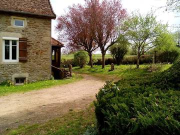 Gîte pour 10 personnes, avec terrasse et jardin, animaux acceptés à Clomot