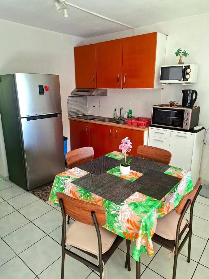 Appartement de vacances pour 4 personnes, avec piscine ainsi que terrasse et vue