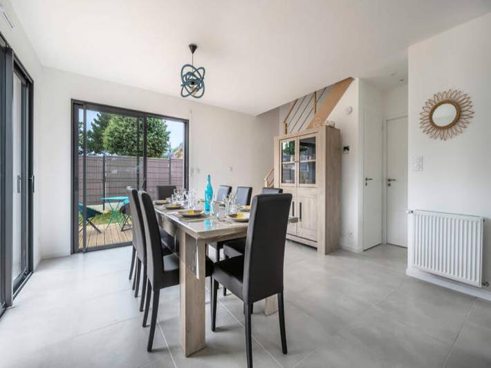 Gîte pour 8 personnes, avec jardin à Le Tour-du-Parc - 2